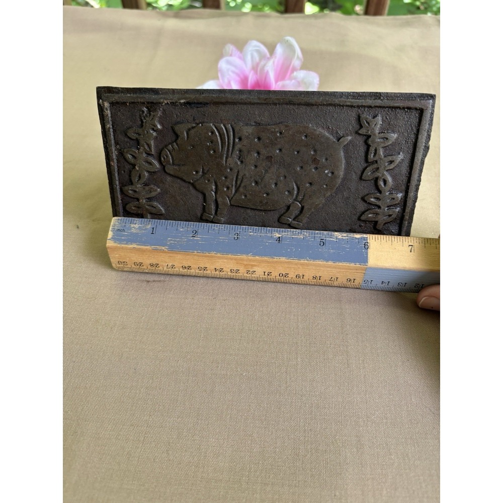 Cast Iron Bacon Press with Wood Handle & Pig Hog Design 7" X 4" Farmhouse - Picture 4 of 11